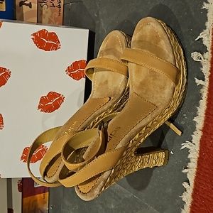 Two lips hemp wedges barely used